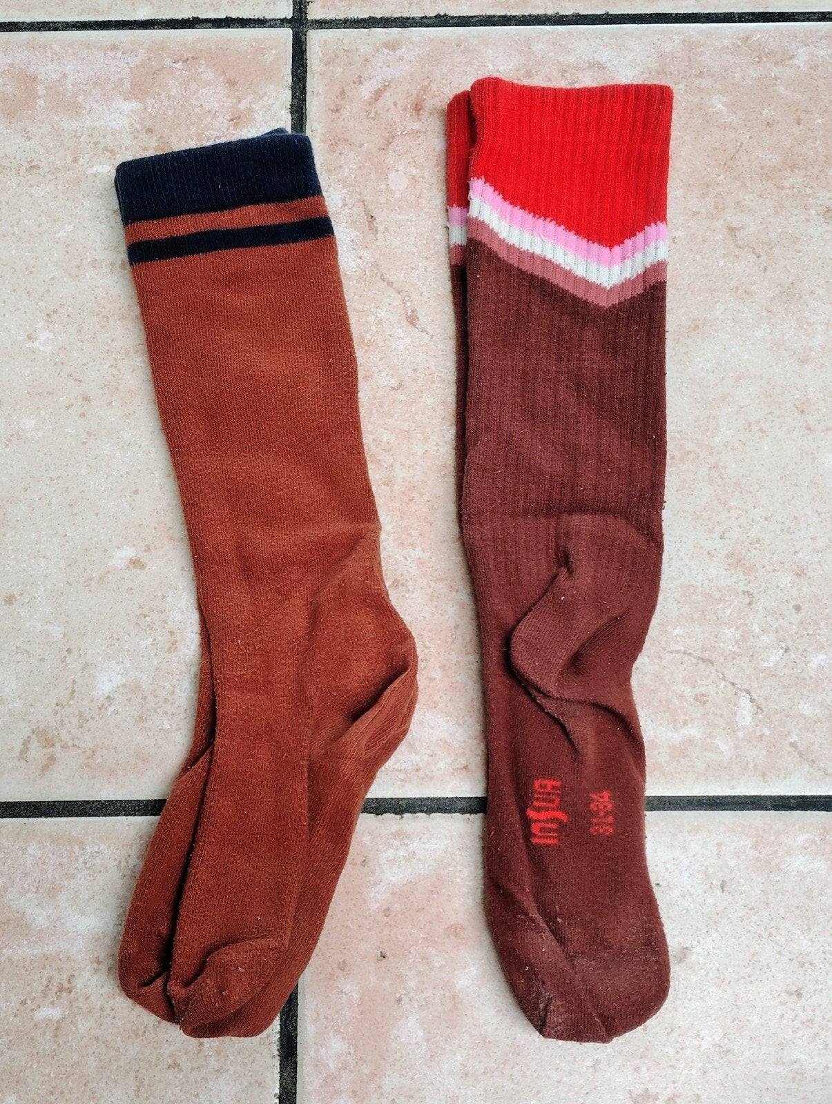 2 paar kniesokken Insua maat 31-34, Kleding | Dames, Sokken en Kousen, Ophalen of Verzenden