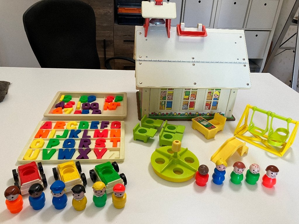 Fisher price 923 school + extra figuren en auto's, Kinderen en Baby's, Speelgoed | Fisher-Price, Ophalen of Verzenden, Zo goed als nieuw