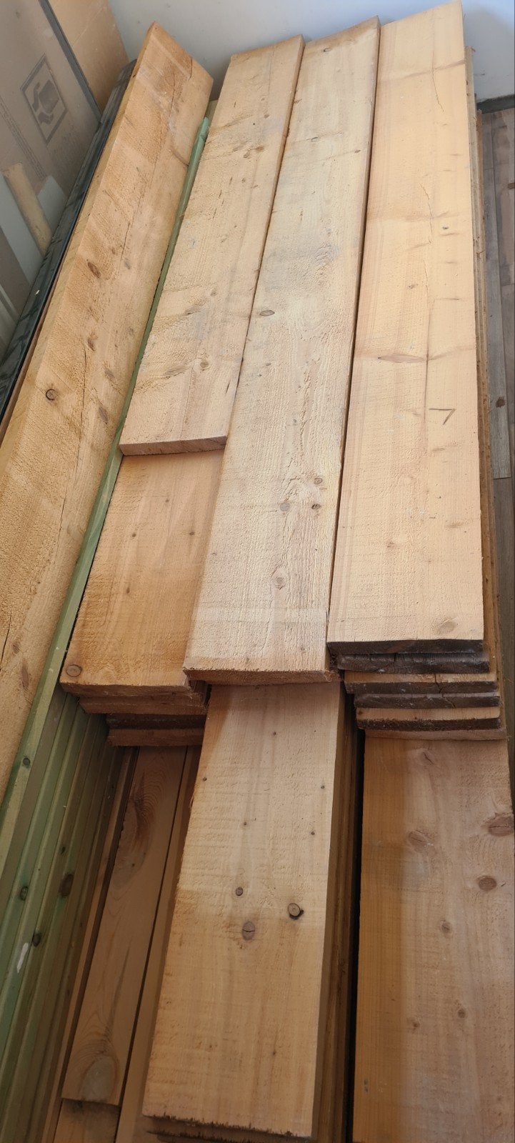 Lot de bois d'épicéa brut sec de 21-22 cm de largeur et 32 m, Bricolage & Construction, Bois & Planches, Planche, Enlèvement, 25 à 50 mm