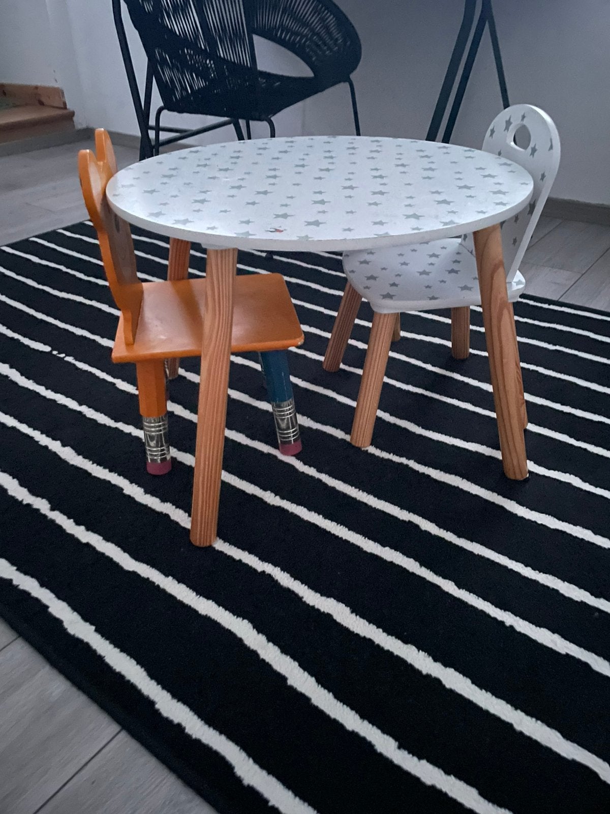 Petite table et deux chaises, Enfants & Bébés, Enlèvement, Utilisé, Autres types