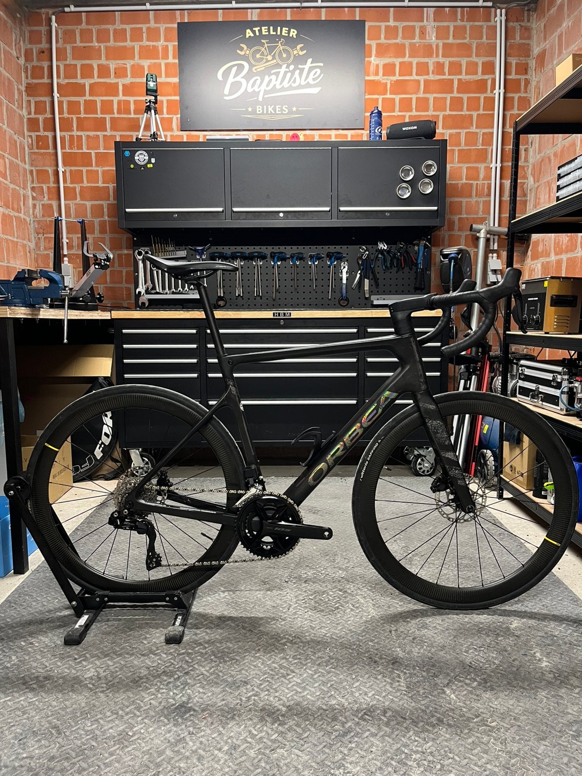Orbea Orca M30 (2023), Ophalen, Carbon