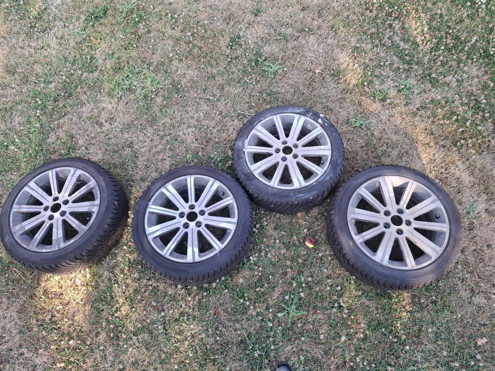 pneus d'hiver quasiment neufs, Autos : Pièces & Accessoires, Enlèvement, Pneu(s)