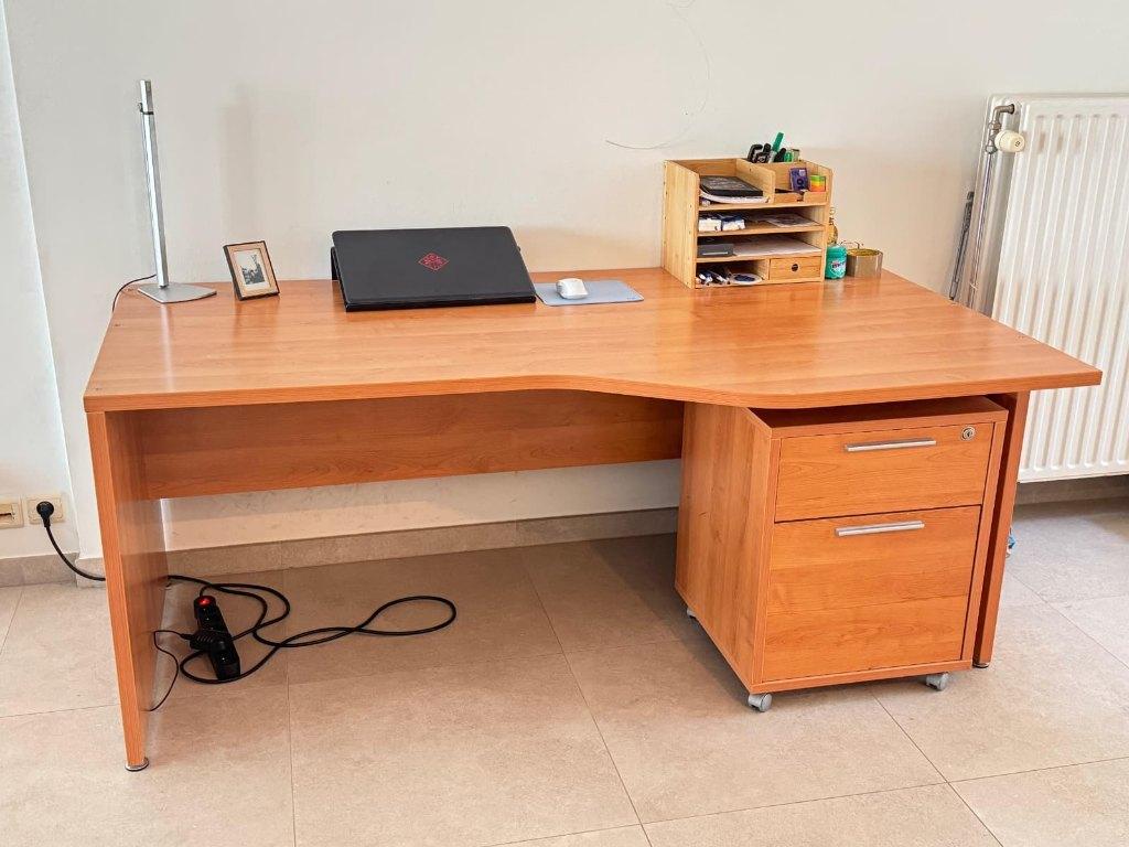 Groot en stevig bureau, Huis en Inrichting, Bureaus, Gebruikt, Klassiek, Hout, Demontabel, Scheidingswand, Ophalen