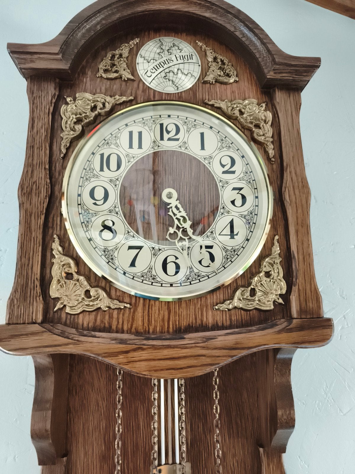 Antieke wandklok met slinger - Tempus Fugit, Antiek en Kunst, Antiek | Klokken, Ophalen