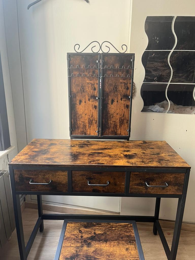 Kaptafel met 3-delige klapspiegel en kruk, Huis en Inrichting, Tafels | Kaptafels, Ophalen, Minder dan 50 cm, Gebruikt, Minder dan 100 cm