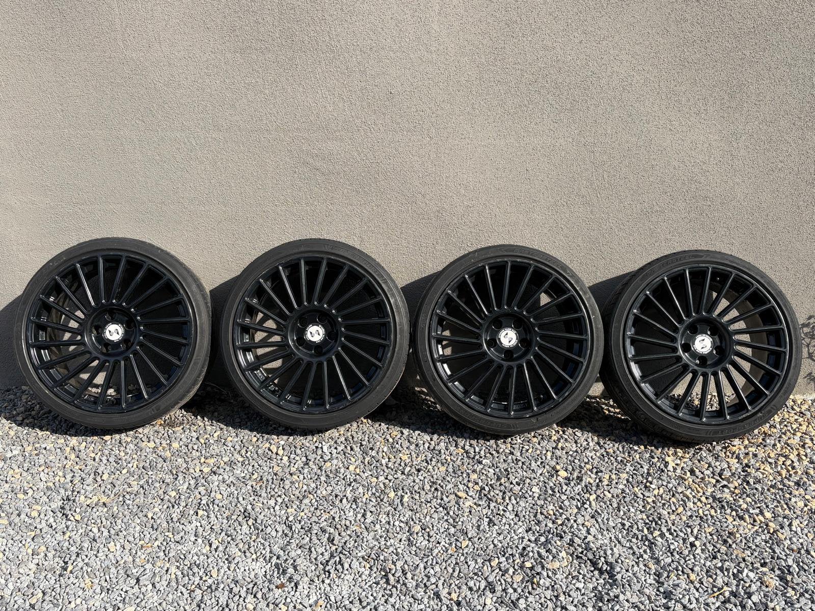 Jantes+ pneus pour VW Scirocco 235/35/19 5x112, Auto-onderdelen, Banden en Velgen, Gebruikt, Banden en Velgen, 235 mm, Zomerbanden