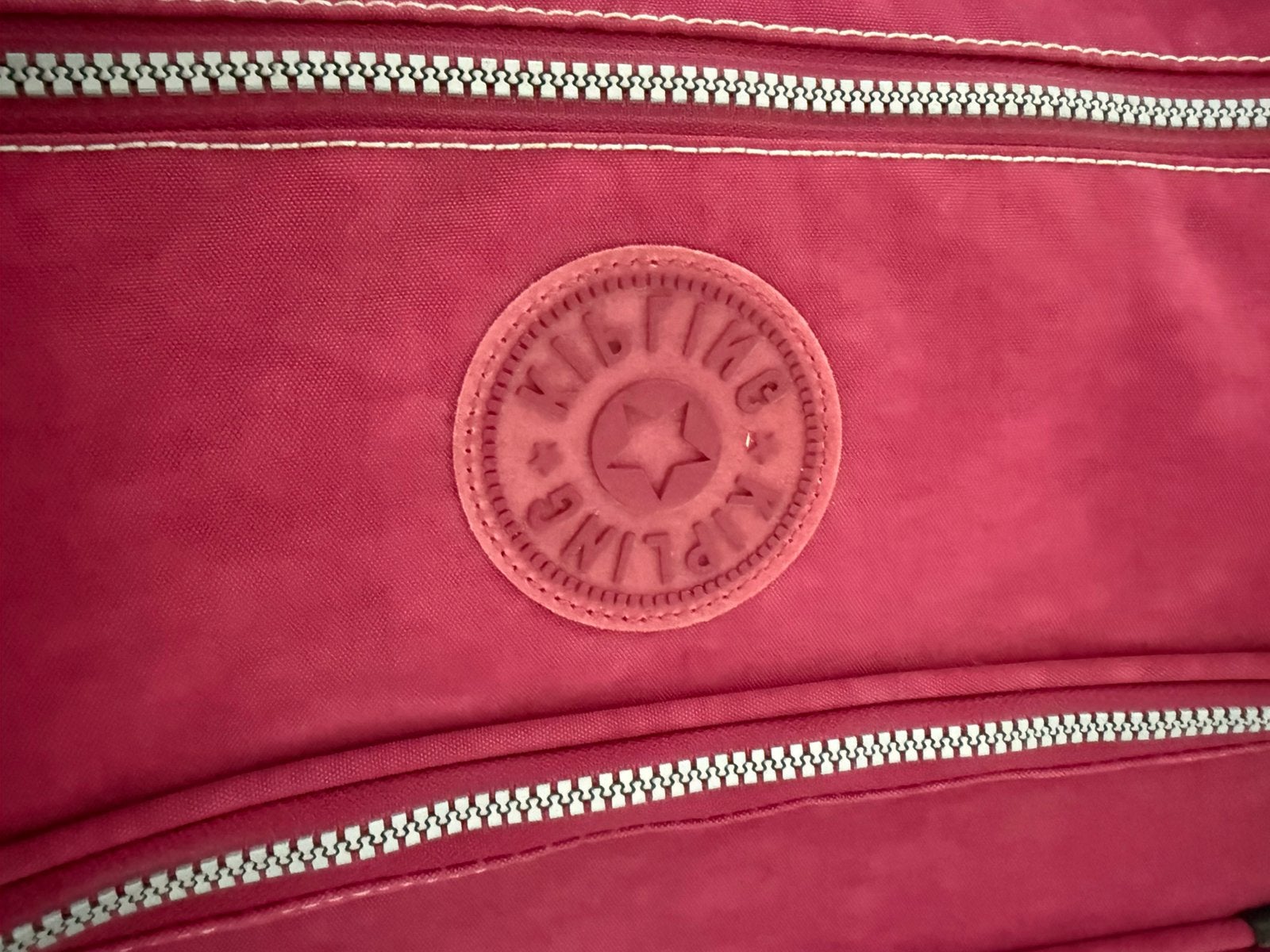 Valise / Sac de voyage Kipling original - Couleur Bordeaux -, Enlèvement ou Envoi, Comme neuf, Rose