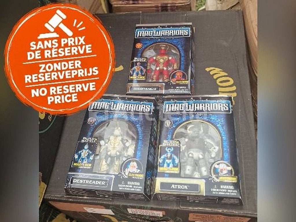 154 jouets en métal, Articles professionnels