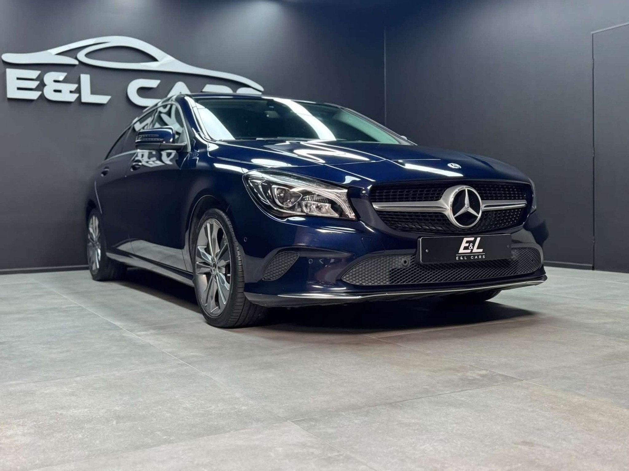 Mercedes-Benz CLA-Klasse 180 CLA 180 d *12 mois de garantie*, Auto's, CLA, Gebruikt, Blauw, 5 deurs