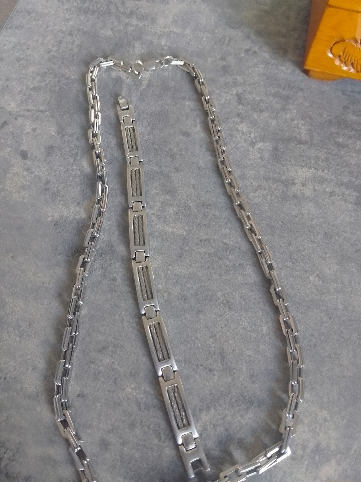 sieraden voor mannen, Ophalen
