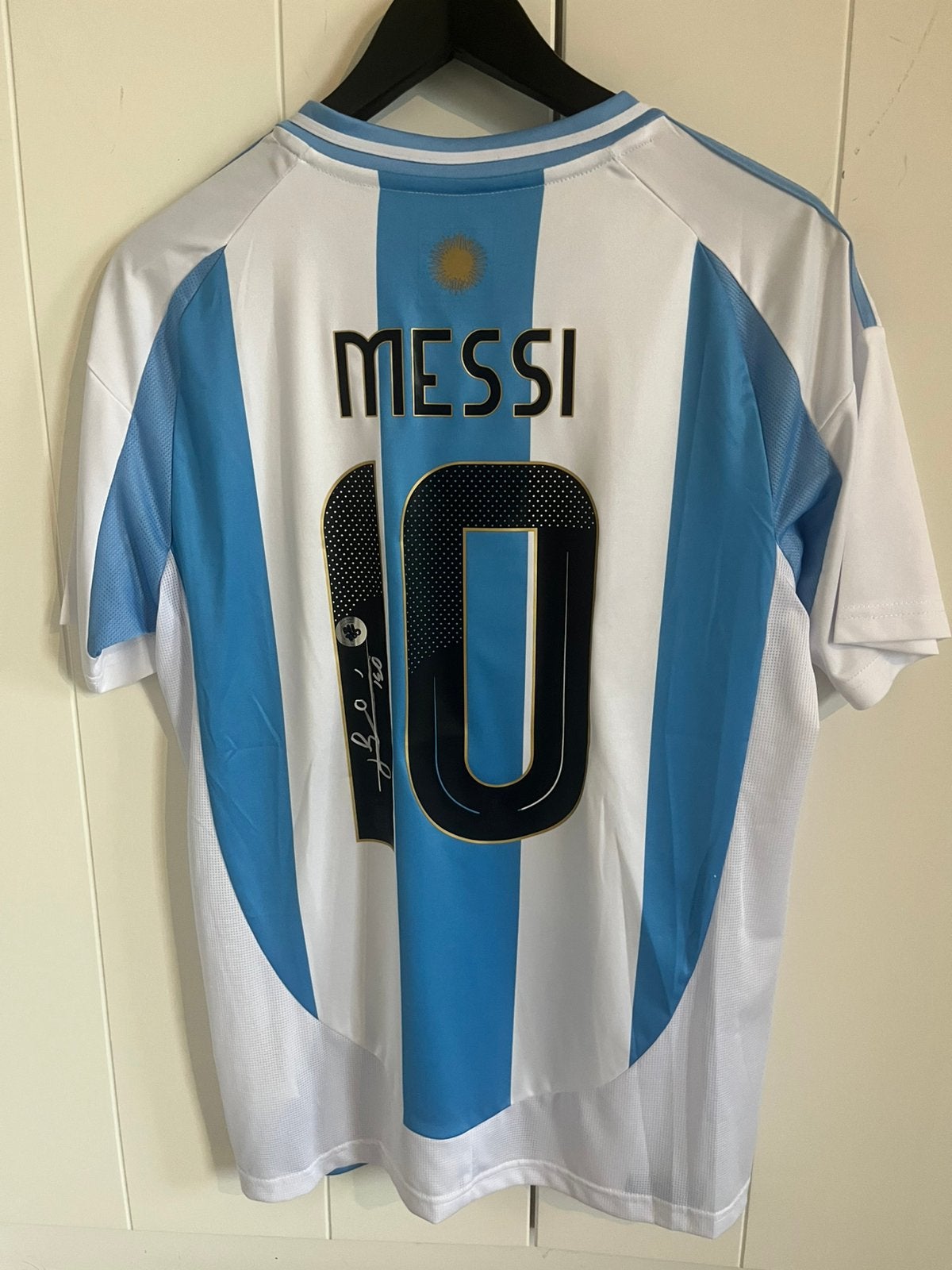 Gesigneerd shirt Lionel Messi, Enlèvement ou Envoi, Neuf, Maillot