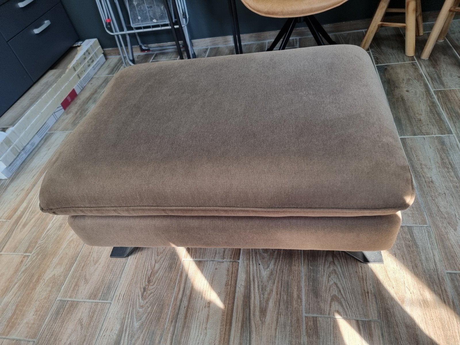 Bruine hocker, Maison & Meubles, Canapés | Repose-pieds & Poufs, Enlèvement