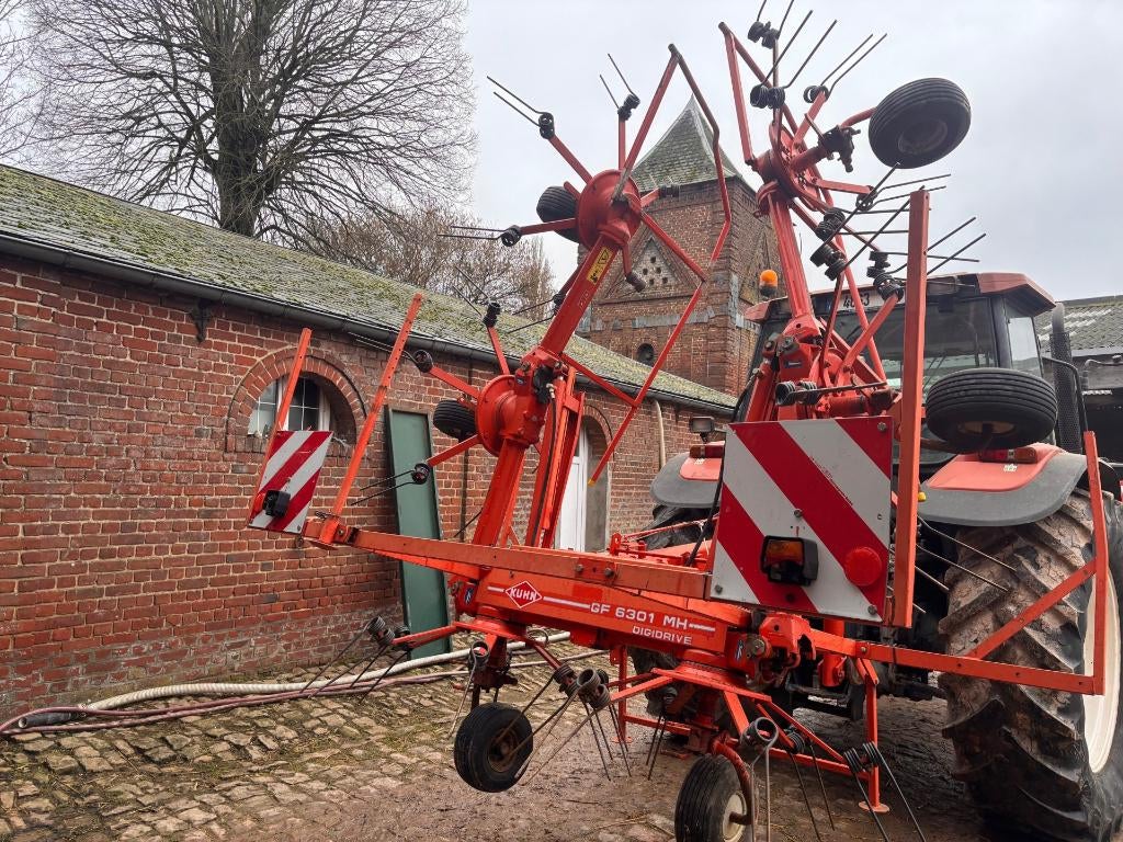 Faneuse Kuhn 6301 MH, Ophalen, Veehouderij, Weidebouw