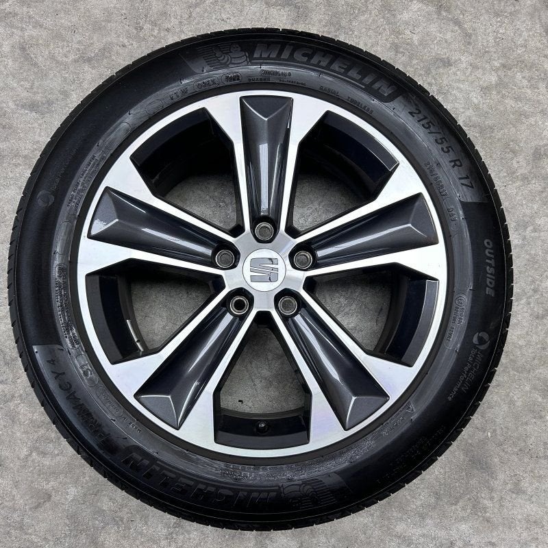 17 inch originele velgen + zomerbanden Seat Ateca, Autos : Pièces & Accessoires, Pneus et Jantes, 215 mm, Pneus été, -