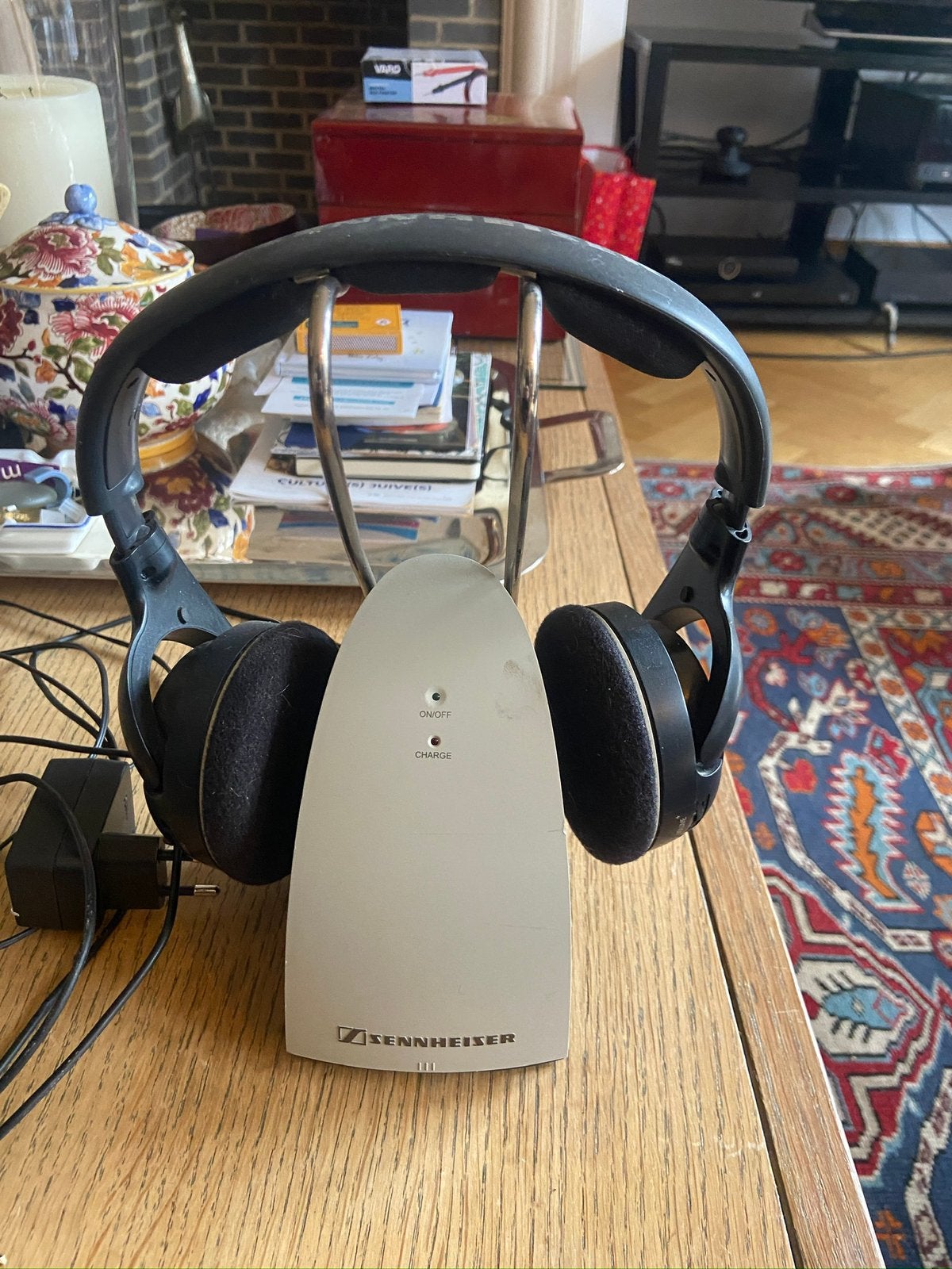 Ecouteurs ss fil Sennheiser avec socle, Enlèvement ou Envoi, Sans fil, Sennheiser, Noir