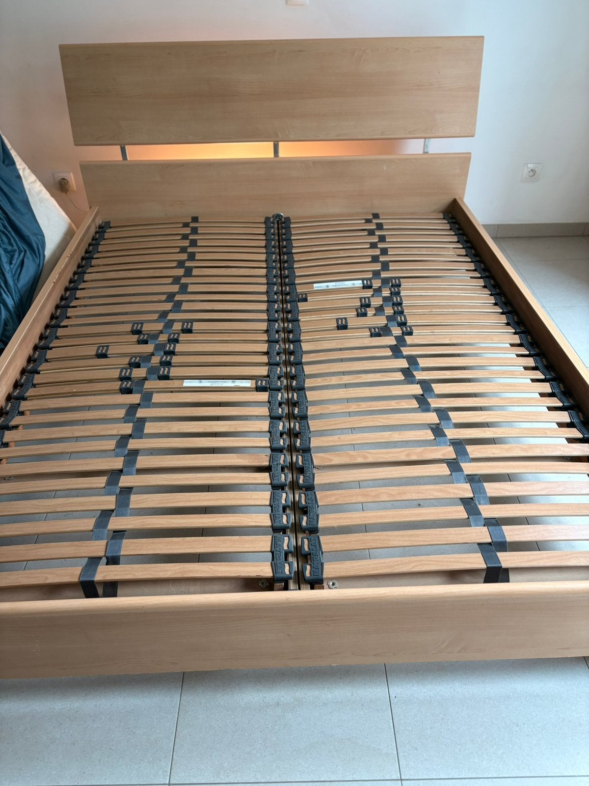 Bedframe met verstelbare lattenbodem, Huis en Inrichting, Ophalen, Zo goed als nieuw, Modern