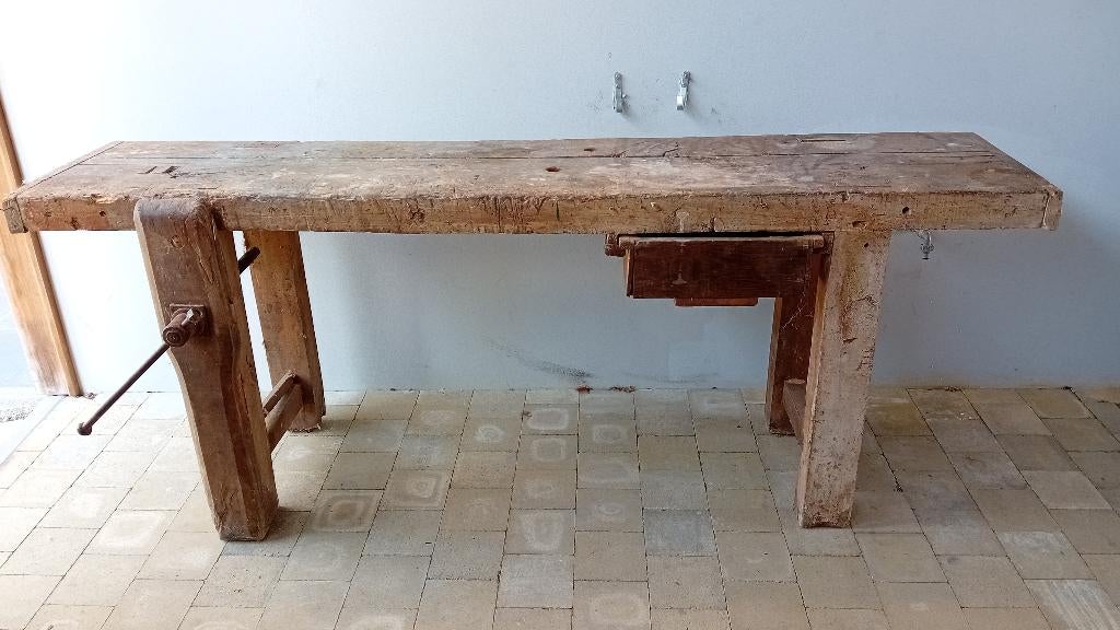 Établi ancien avec vis et glissière, Bricolage & Construction, Établis, Enlèvement, Comme neuf