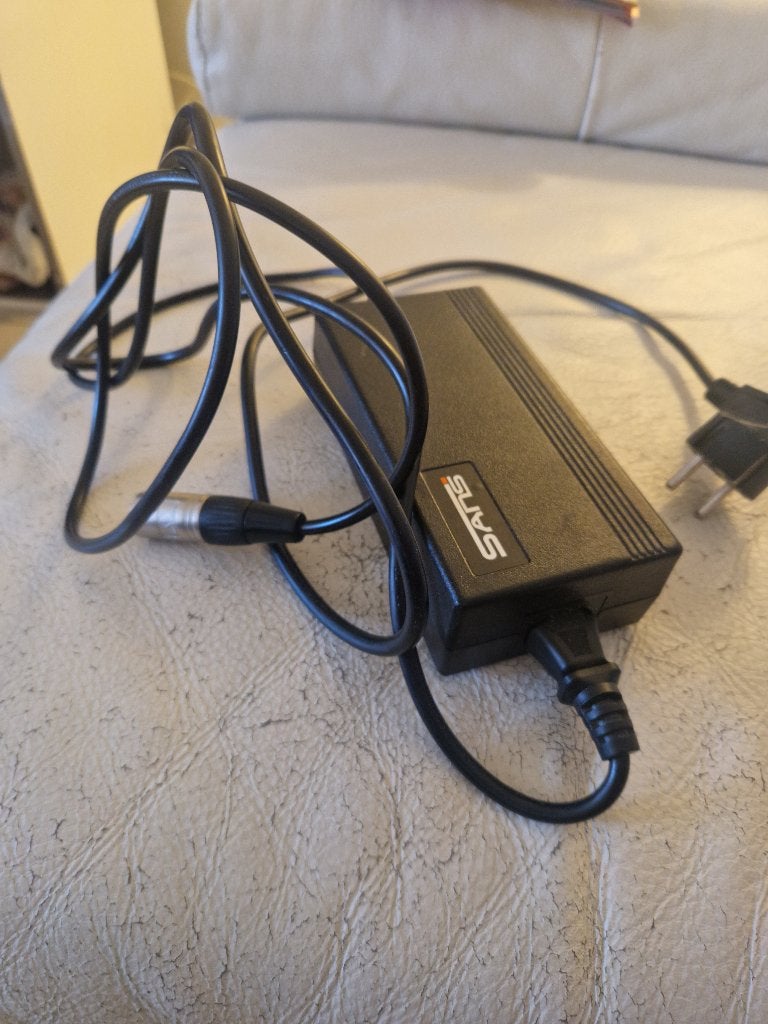 Chargeur de batterie vélo 48 volt à broches, Enlèvement, Neuf