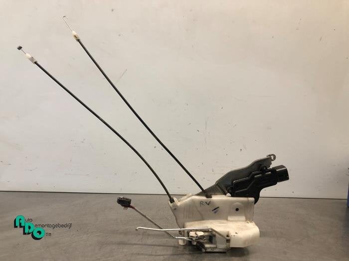 Serrure portière mécanique 4portes avant droite d'un Suzuk, -, 3 mois de garantie, Utilisé, -
