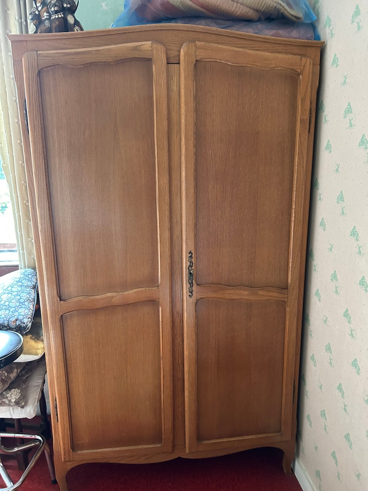Belle armoire vintage en chêne (style français), Maison & Meubles, Enlèvement, Comme neuf