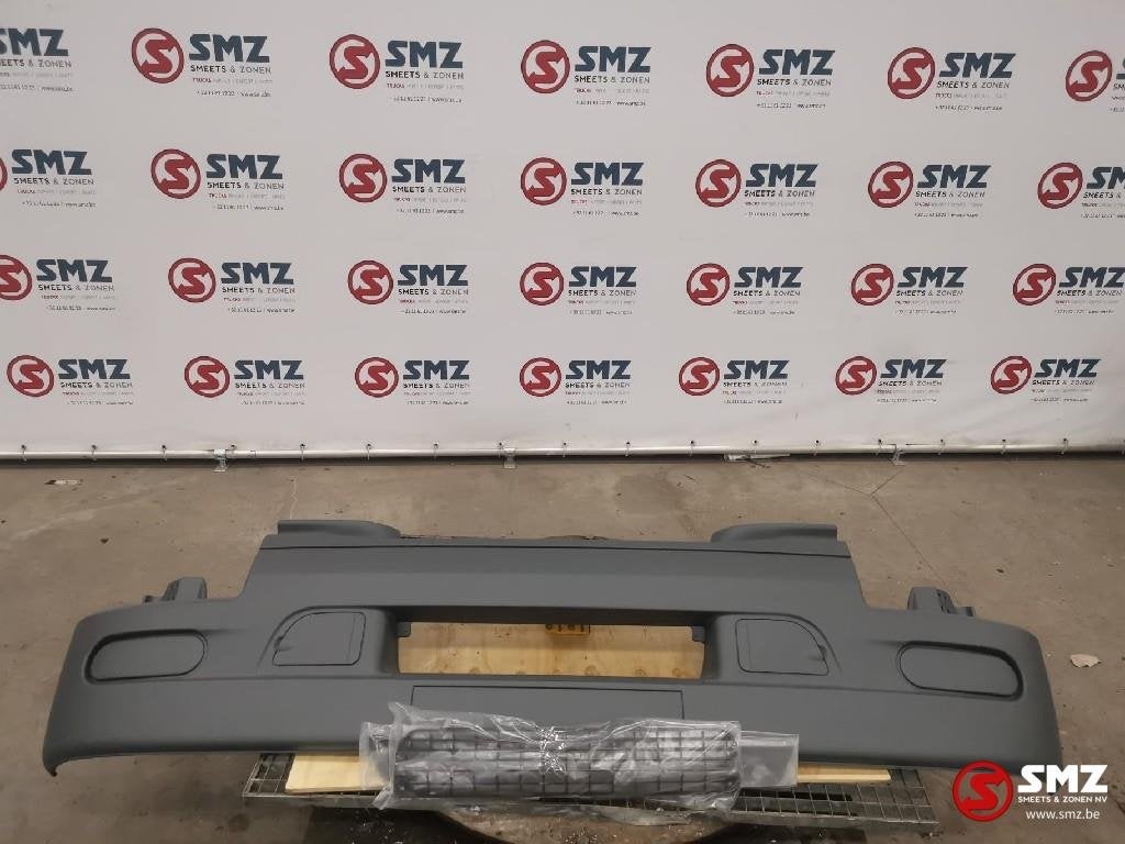 Bumper zonder gaten en spoiler Renault Premium, Nieuw, Renault, Carrosserie en Plaatwerk