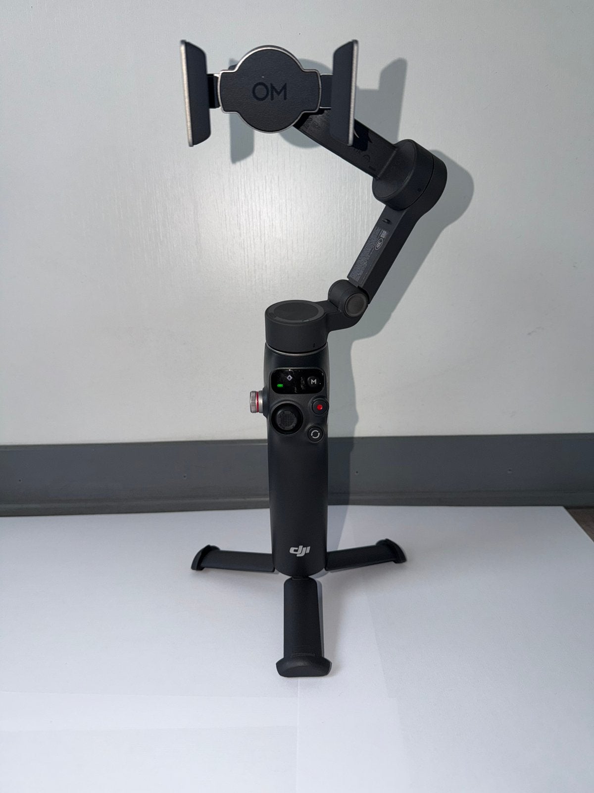 DJI Osmo Mobile 8 met trackingmodule & lampje – NIEUW + case, Neuf, Bluetooth, DJI, Enlèvement