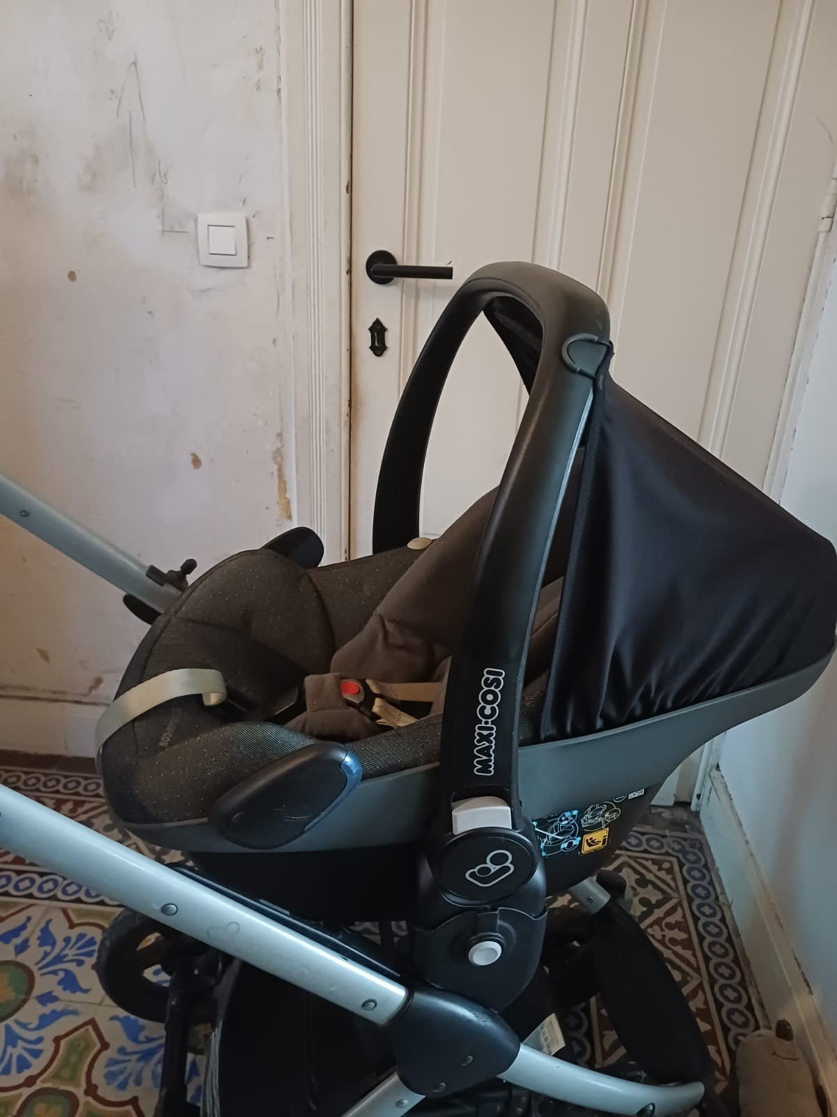 Maxi cosi Pebble plus + base isofix 2wayfix -12kg, Enfants & Bébés, Enlèvement, Utilisé, Isofix, Maxi-Cosi