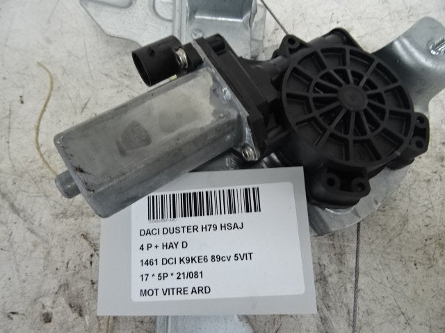 MOTEUR LEVE VITRE ELECTRIQUE ARRIÈRE DROIT Duster (HS), Utilisé, Arrière, Dacia