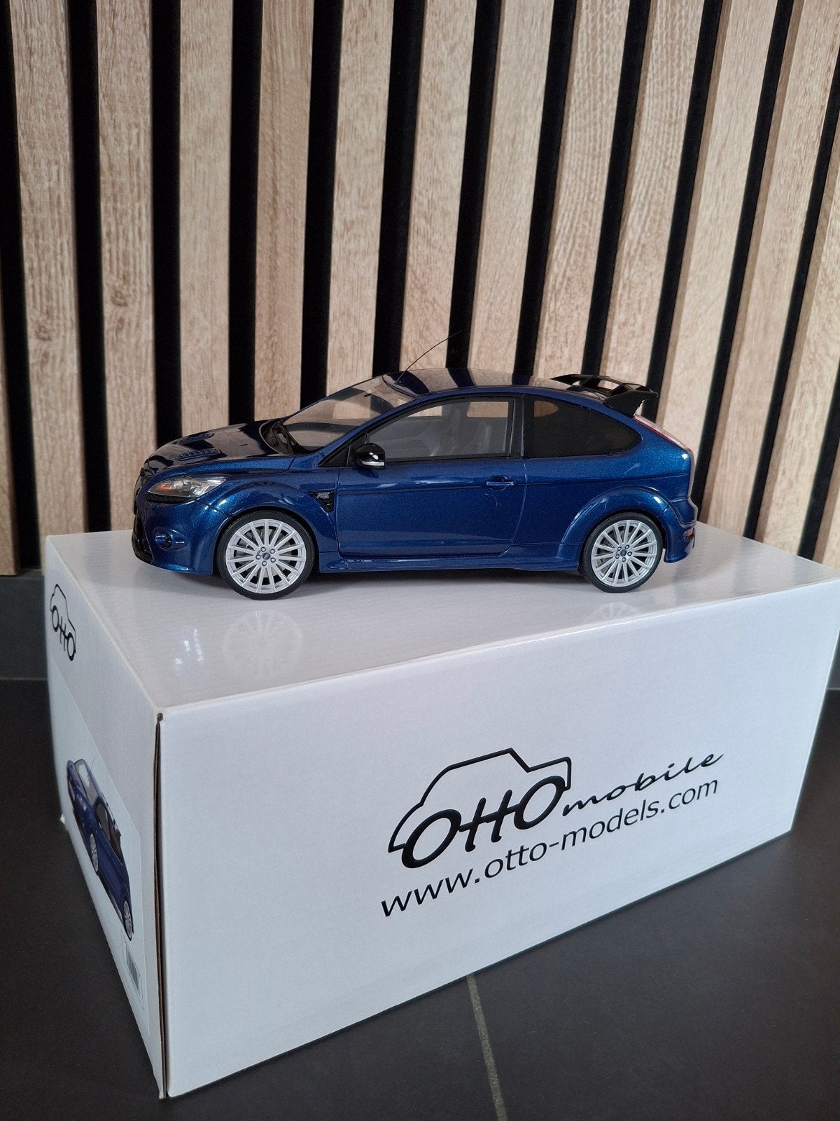 Ford focus rs 1/18 ottomobile, Hobby & Loisirs créatifs, Enlèvement ou Envoi, OttOMobile
