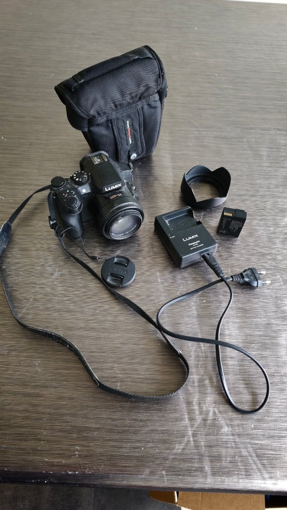 Panasonic Lumix FZ-300, Autres Marques, Comme neuf, Enlèvement, 8 fois ou plus