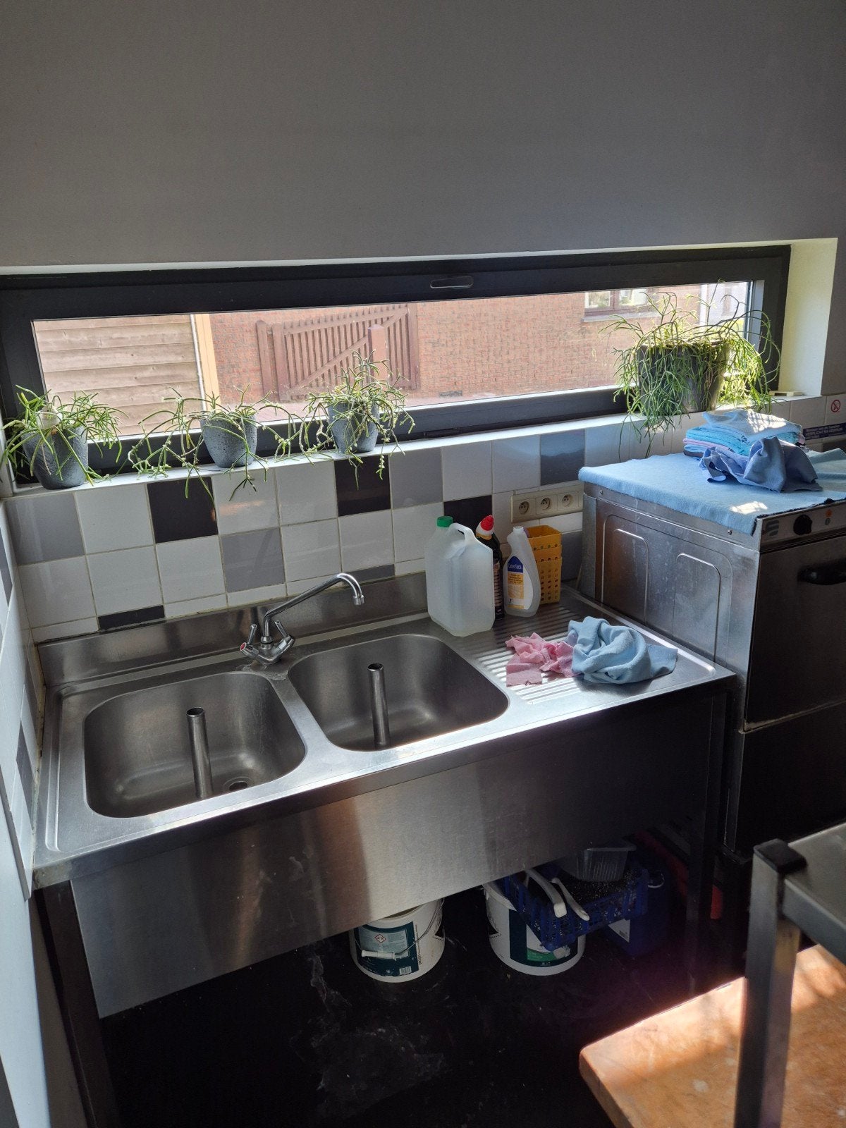 dubbele spoelbak met aanrecht en professionele mengkraan, Huis en Inrichting, Ophalen, 150 tot 200 cm, Zo goed als nieuw, Minder dan 100 cm