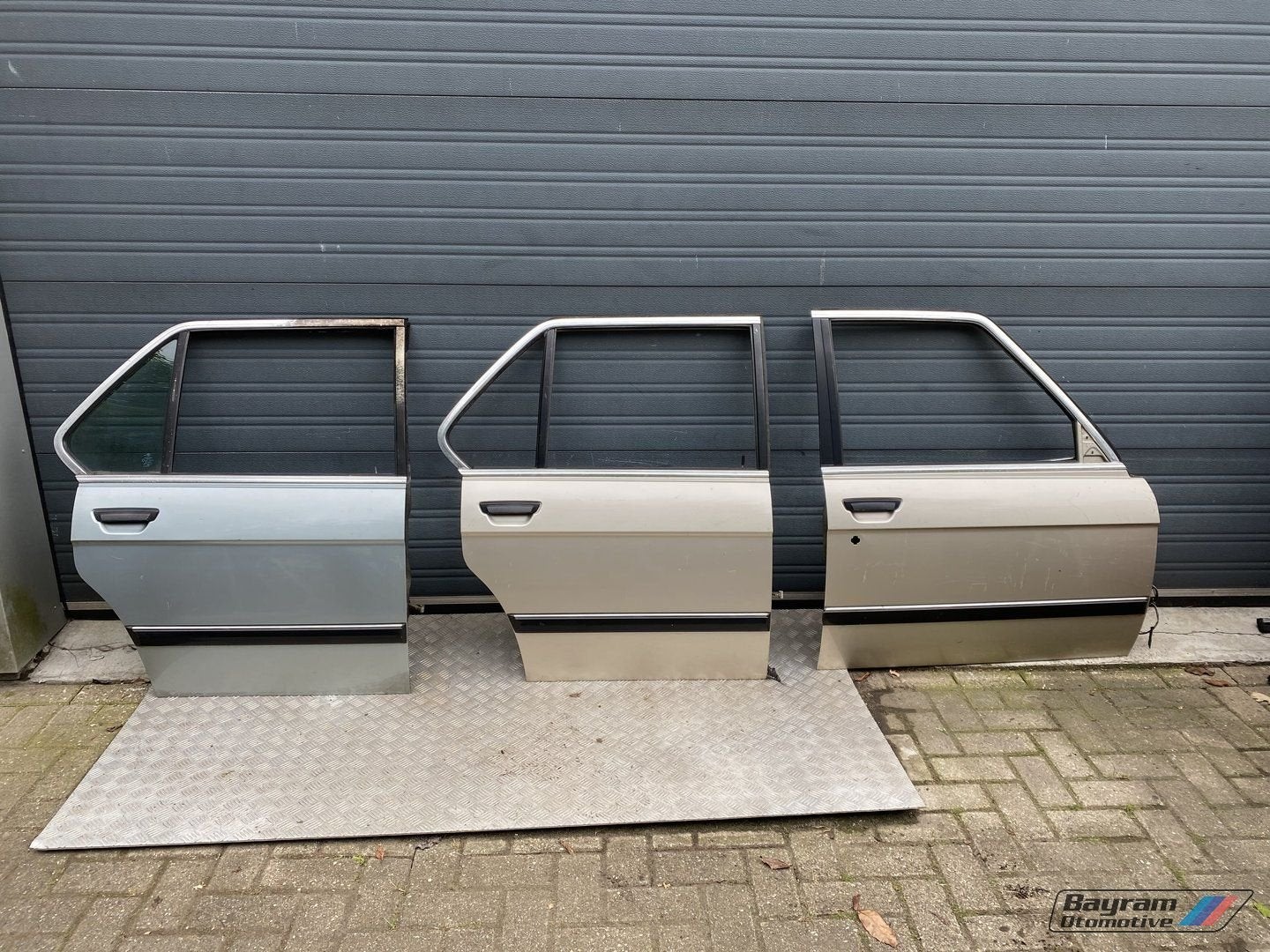 Bmw E28 deur portier rechts voor achter 5-serie voorportier, -, Utilisé, Porte, -