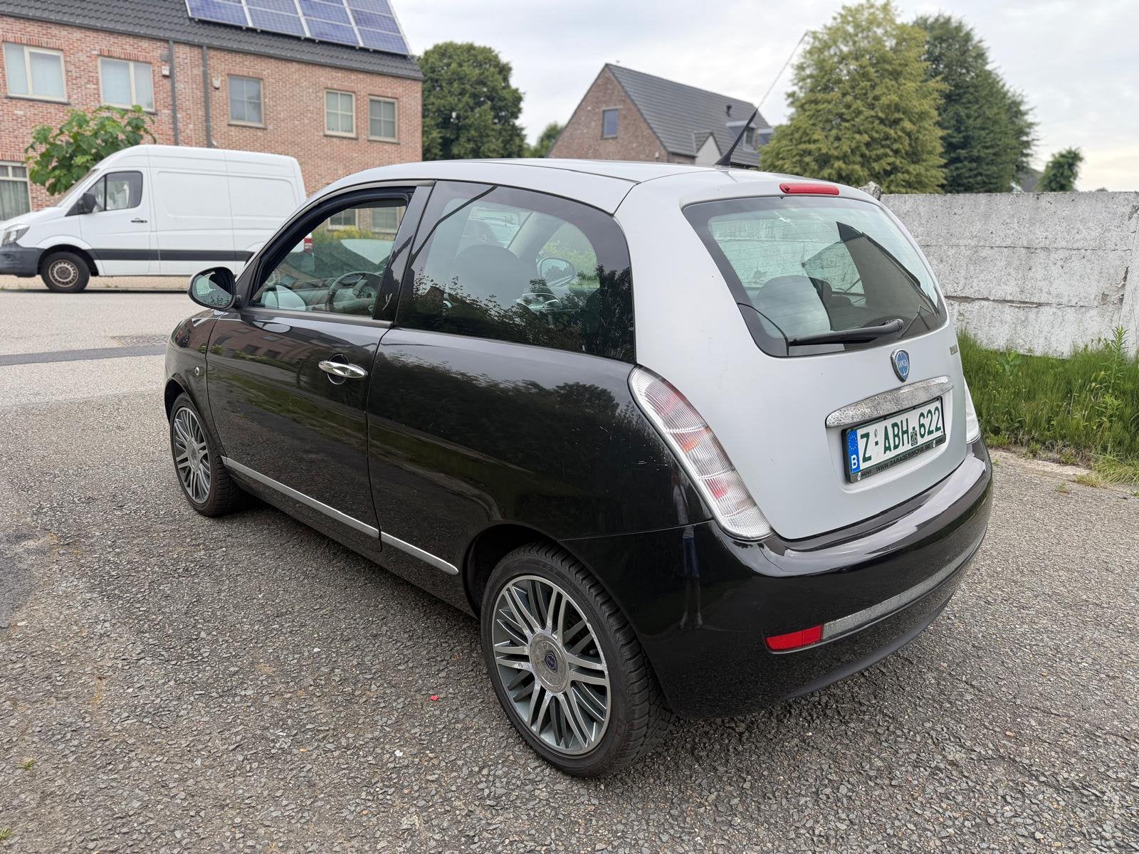 Lancia Ypsilon 1.3 Benzine - airco - heel proper !!, Auto's, https://public.car-pass.be/vhr/a5bd5f6d-9925-4f8d-9931-0a58a6de3cdc