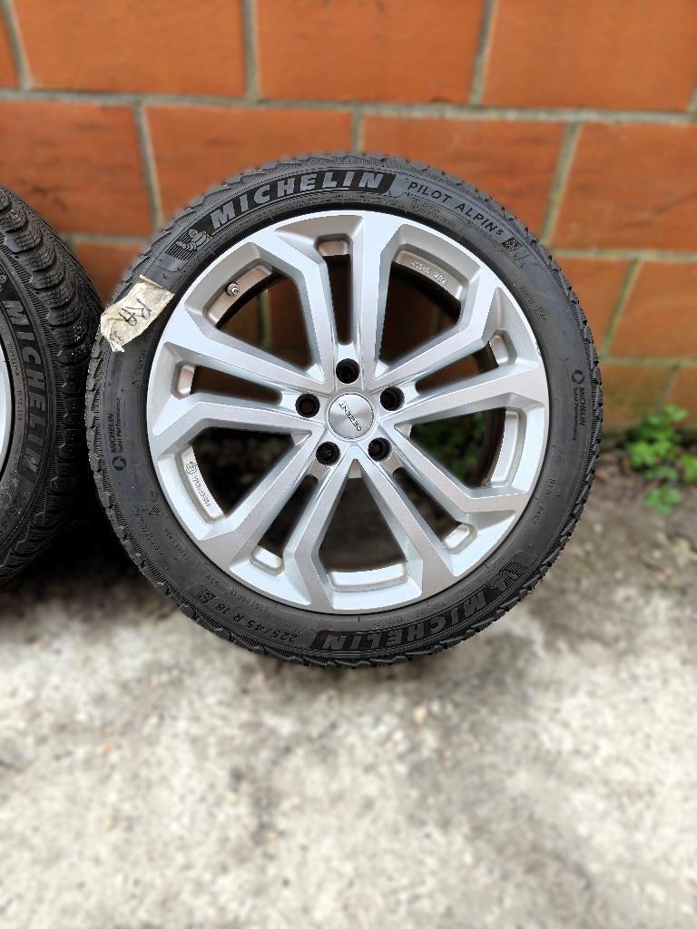 Set d'hiver 225/45/18 - 5x112, Pneus et Jantes, Pneus hiver, Véhicule de tourisme, 18 pouces