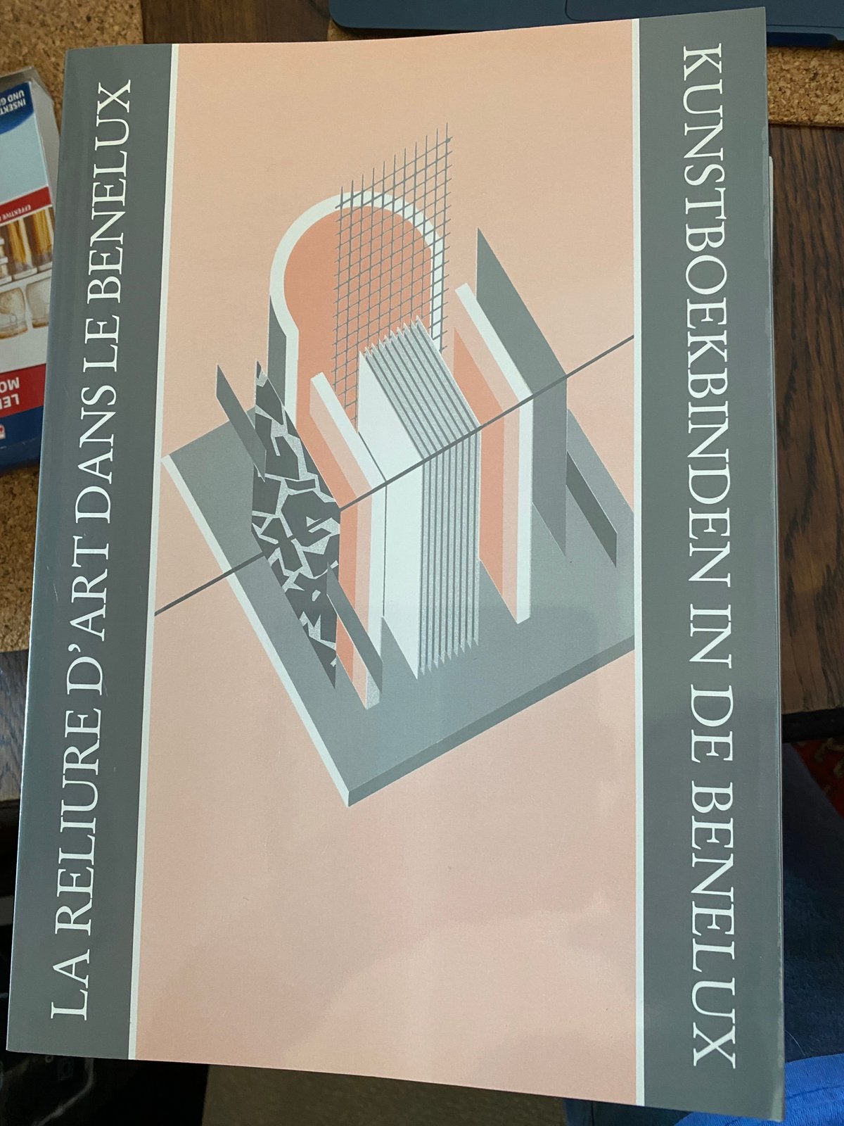 Kunstboekbinden in de Benelux, Boeken, Ophalen of Verzenden, Zo goed als nieuw