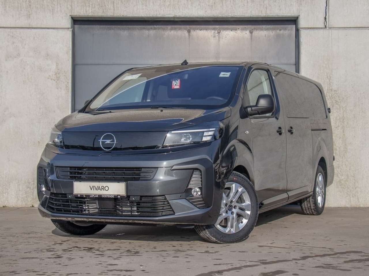 Opel Vivaro DC 5 ZIT 2.2 AT8 150PK |CAMERA|TREKHAAK|NIEUW|S, Auto's, Zwart, 2199 cc, 0 kg, 111 kW