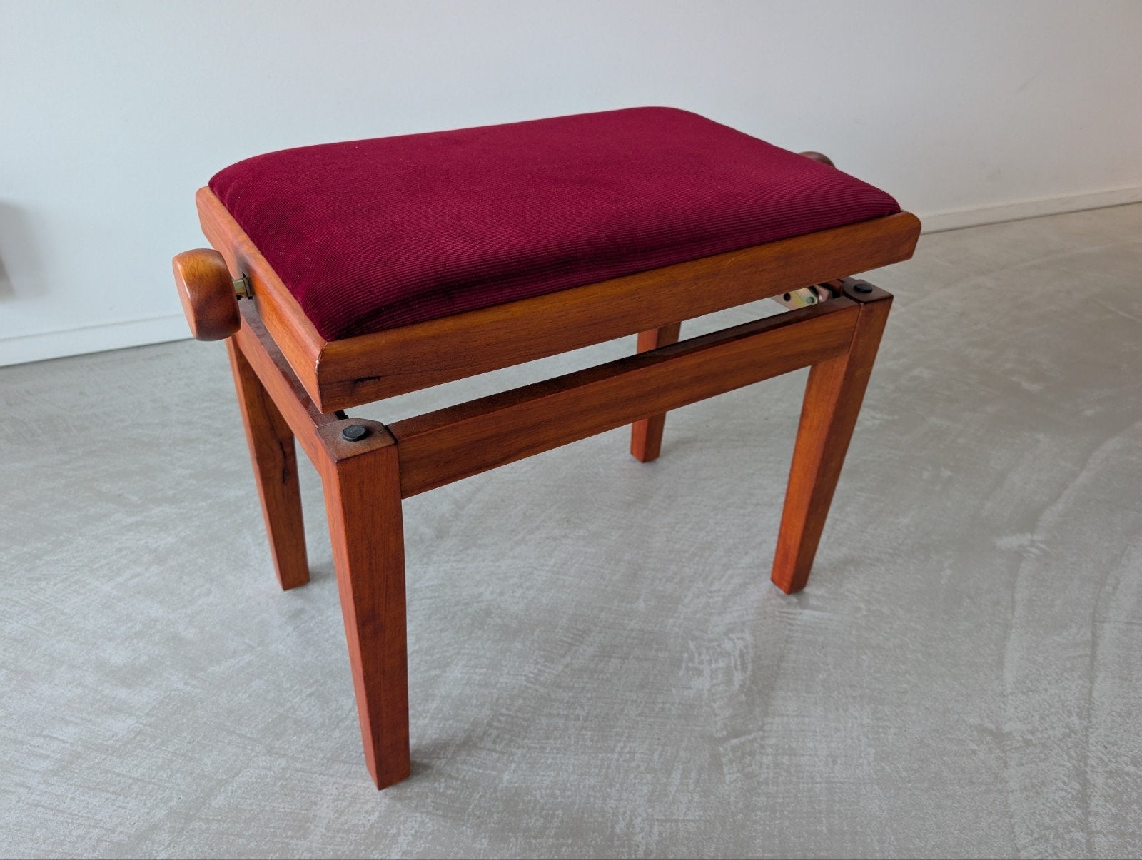Tabouret (ou banquette) de piano réglable en bois massif, Muziek en Instrumenten, Piano's, Ophalen, Zo goed als nieuw, Overige typen
