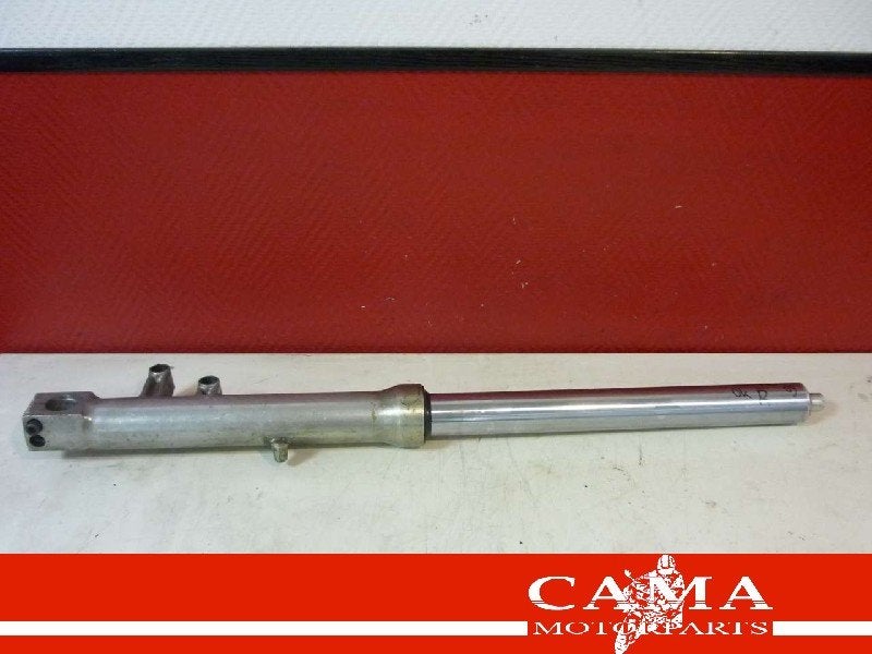 VOORVORK POOT RECHTS ZXR 750 1989-1990 (ZXR750 ZX750H), Motoren, Dhr. S. di Majo, Gebruikt, Info@cama-motorparts.nl, P.J. Troelstraweg 8 8
3144 CX  MAASSLUIS, NL
