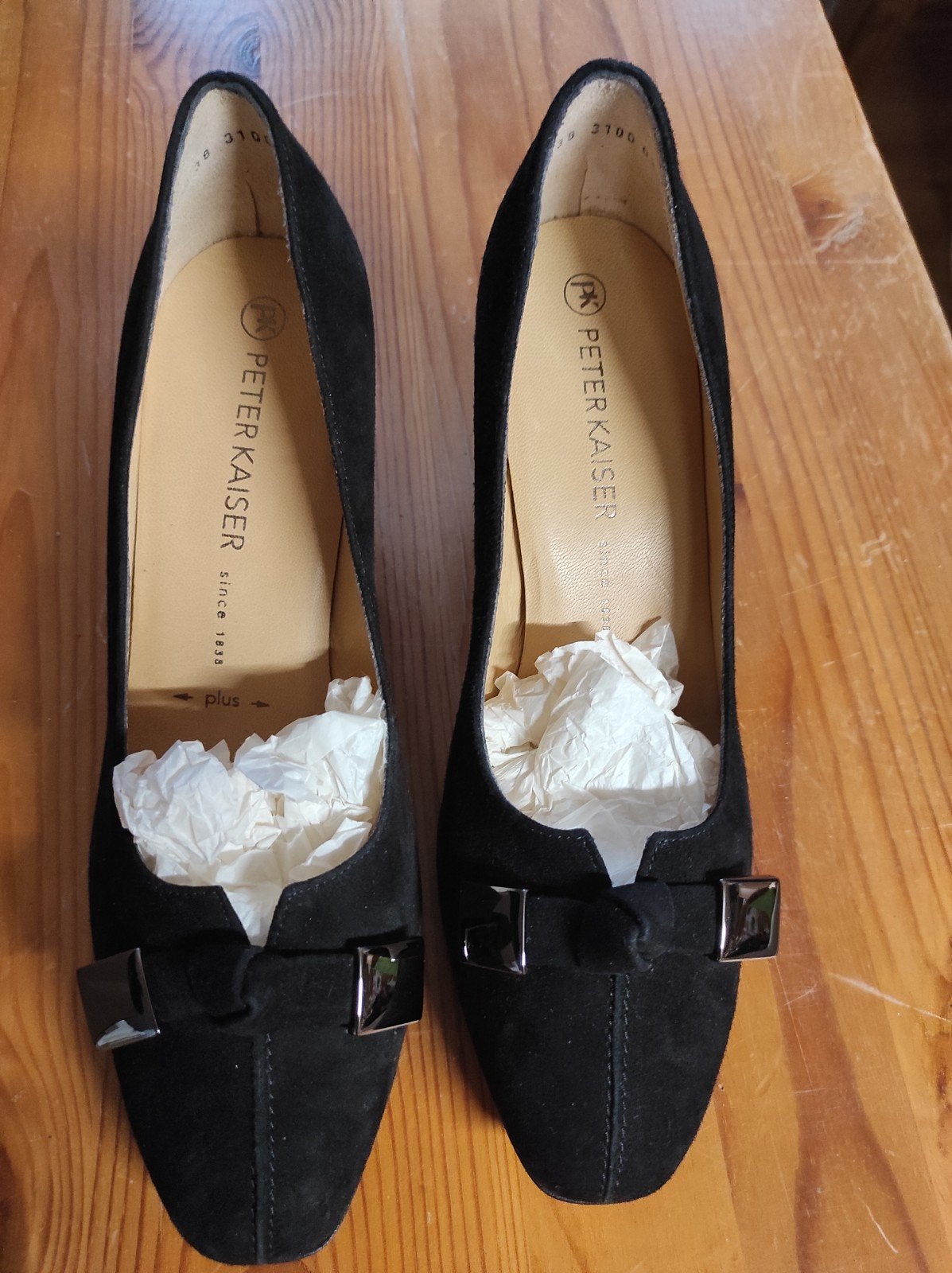 Open lederen schoenen op hak, Ophalen, Zwart