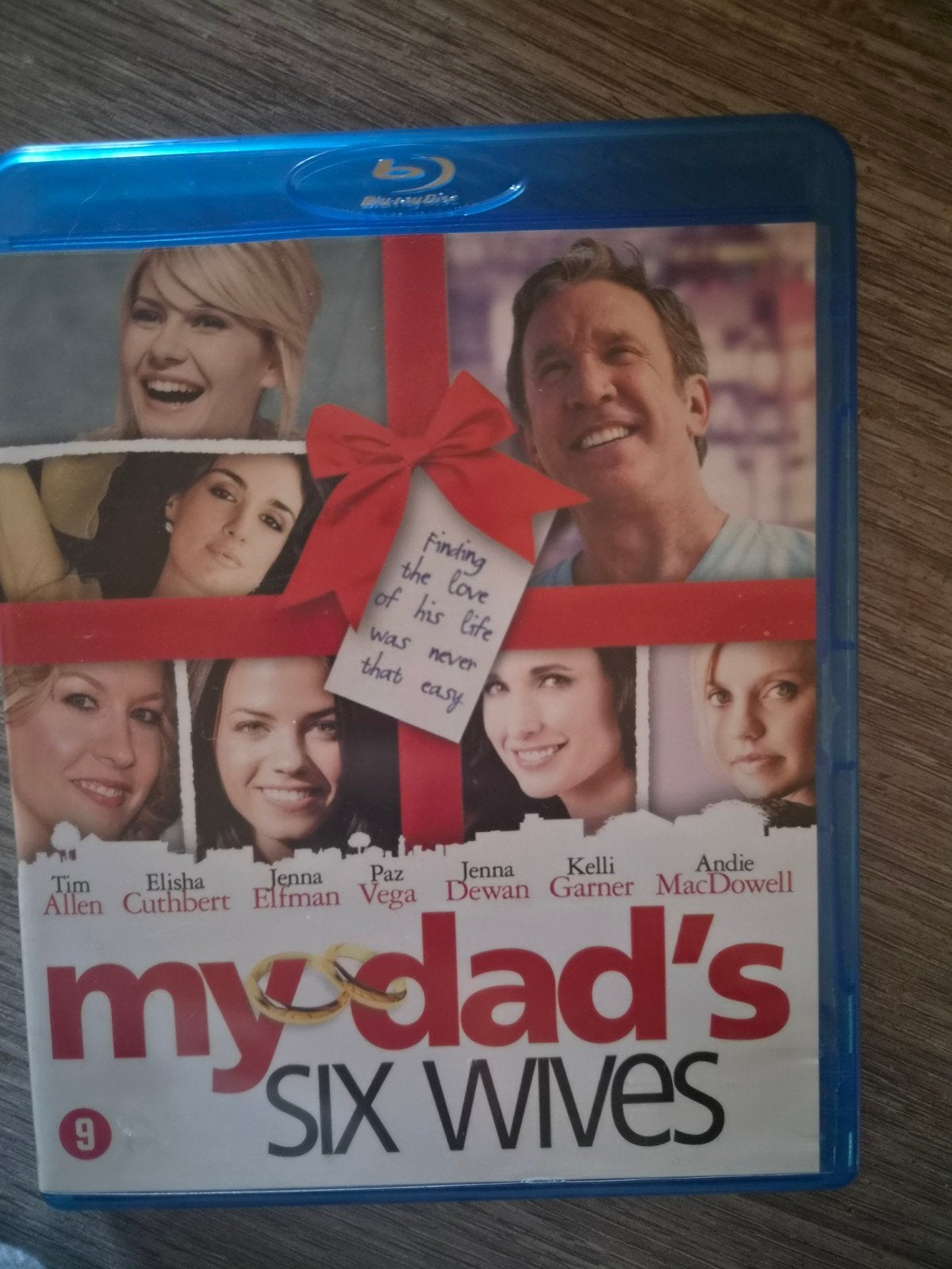 My dad's six wives, Enlèvement ou Envoi