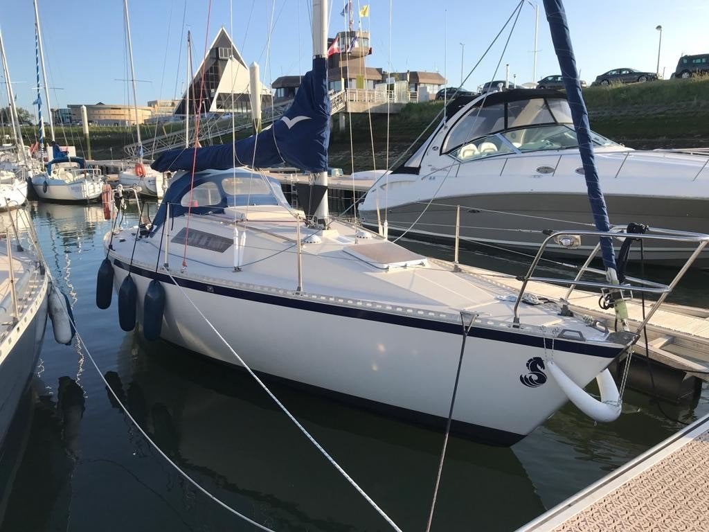 Yacht à voile/Voilier à cabine Beneteau First 27 (1979), 3 m, Beneteau, Diesel, 10 ch