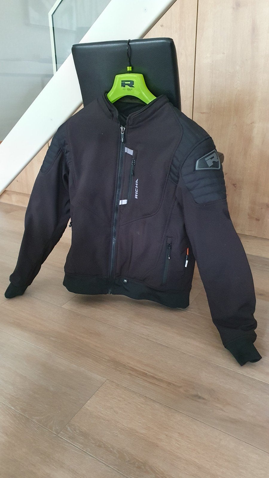 Motorjas Richa, Motoren, Ophalen