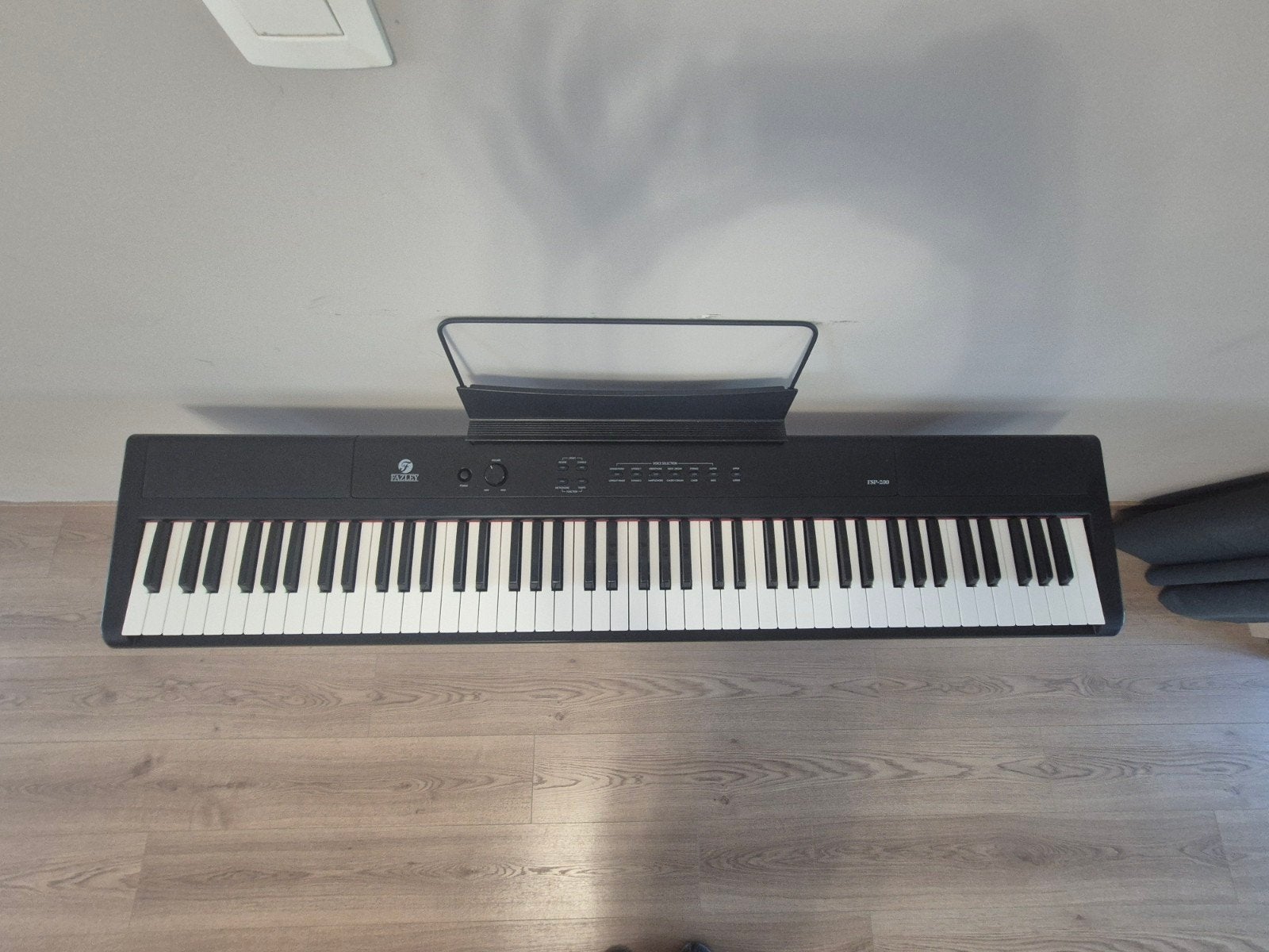 Piano Faizley avec pédale, Musique & Instruments, Pianos, Utilisé, Piano, Noir, Digital, Enlèvement