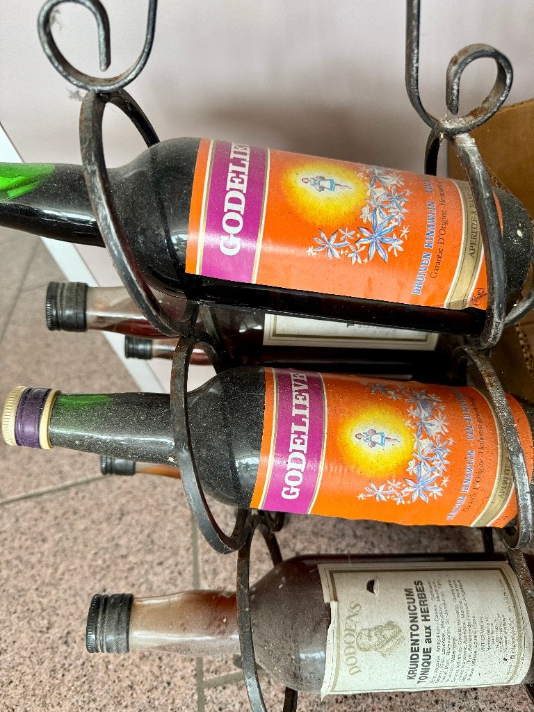 Kinawijn en kruidentonicum, met rekje, Ophalen, Vol