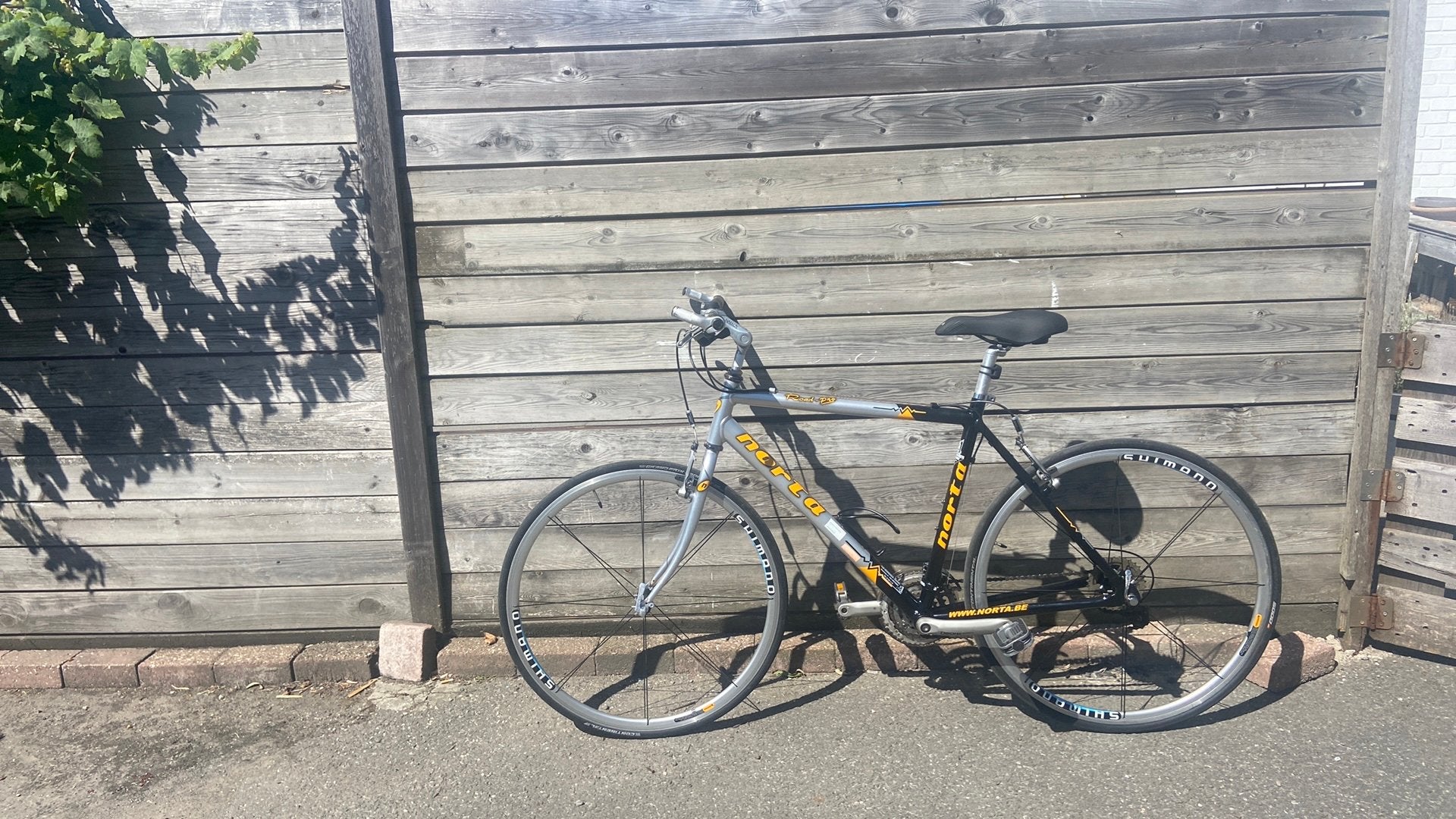 Norta Road Pro sportfiets Shimano – zeer goede staat, Fietsen en Brommers, Velgrem, Zo goed als nieuw, Meer dan 20 versnellingen