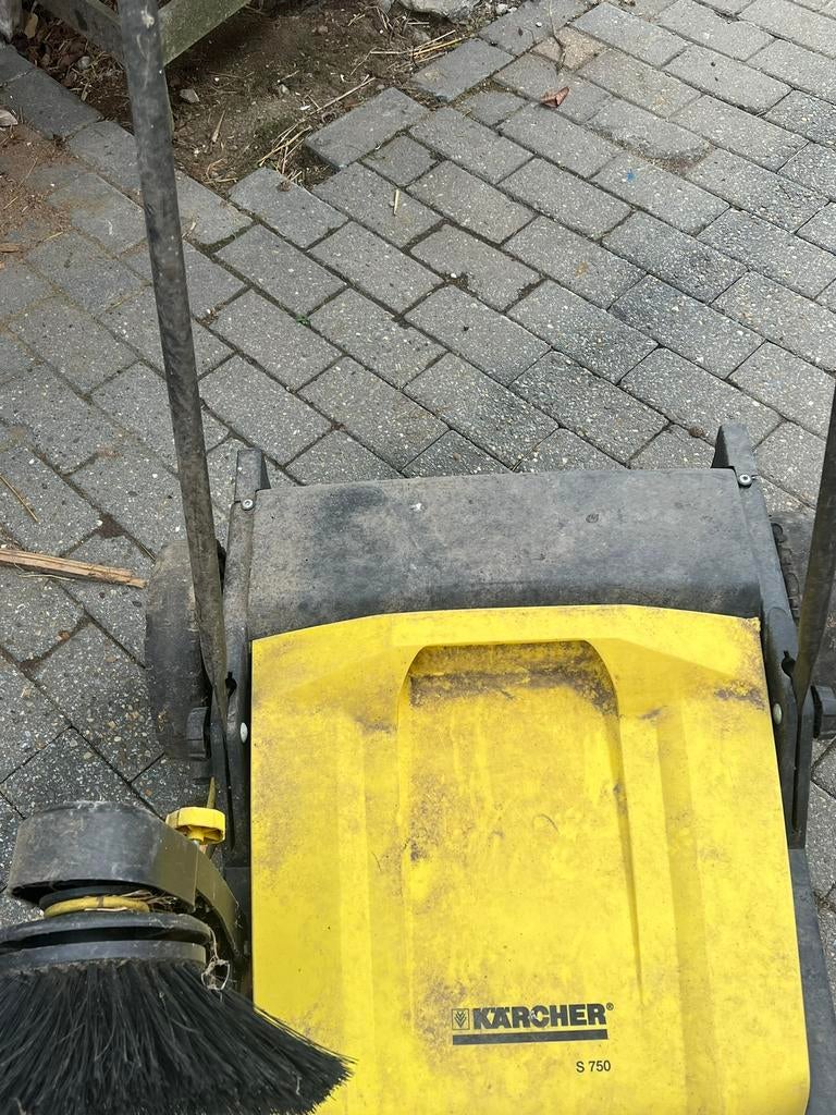 Borstelmachine Karcher manueel, Ophalen, Gebruikt
