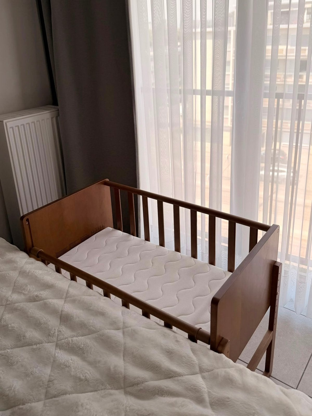 Lit double pour bébé + matelas, Enlèvement, Comme neuf