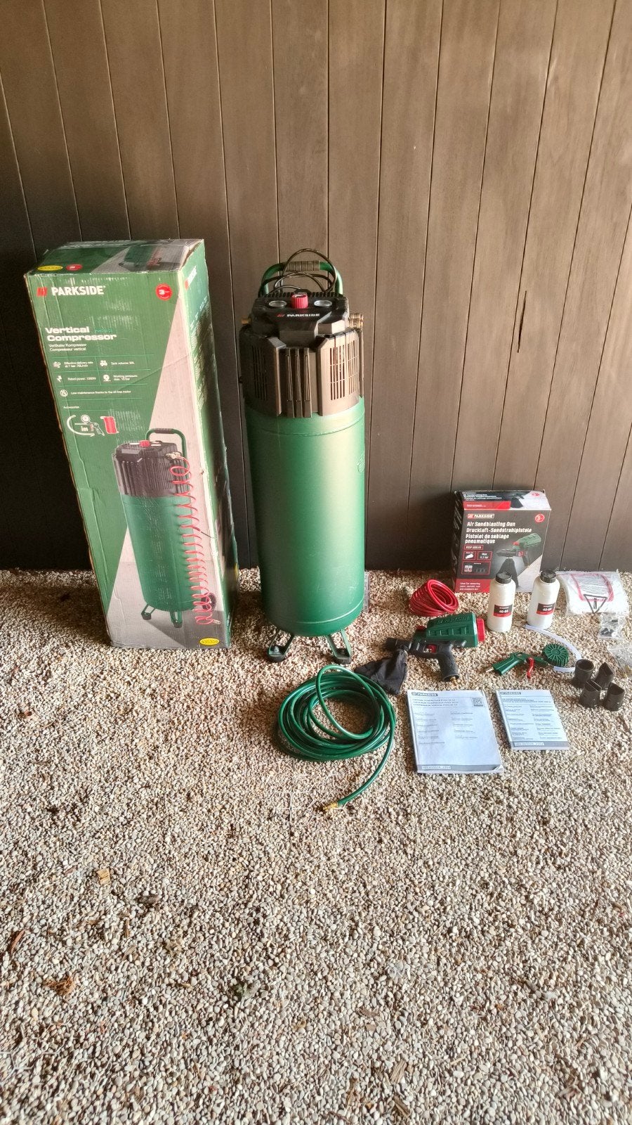 Verticale compressor 50l NIEUW + zandstraalpistool, Ophalen