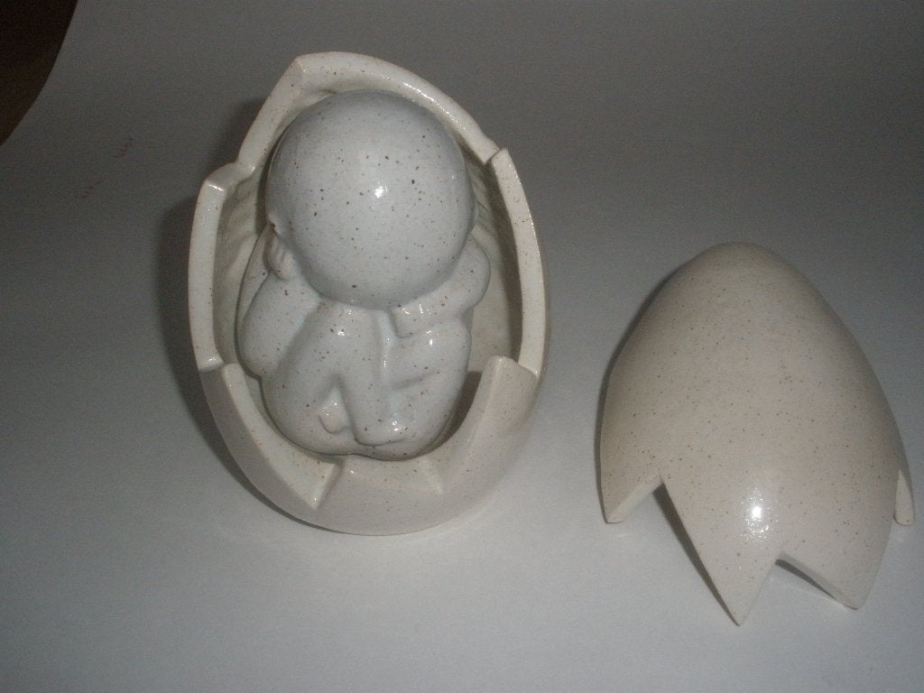 hendgeboetseert Keramisch eitje met foetus, Antiek en Kunst, Kunst | Overige Kunst, Ophalen