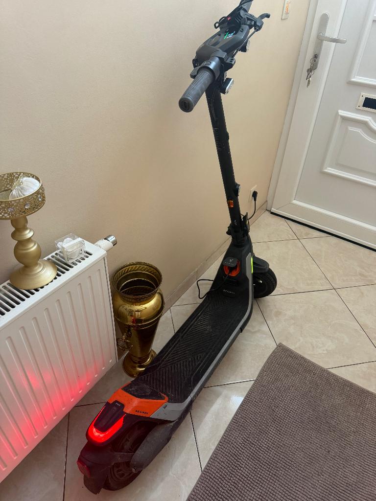 Trottinette électrique Segway Ninebot P100SE, Vélos & Vélomoteurs, Trottinettes, Enlèvement, Comme neuf, Step électrique (E-scooter)